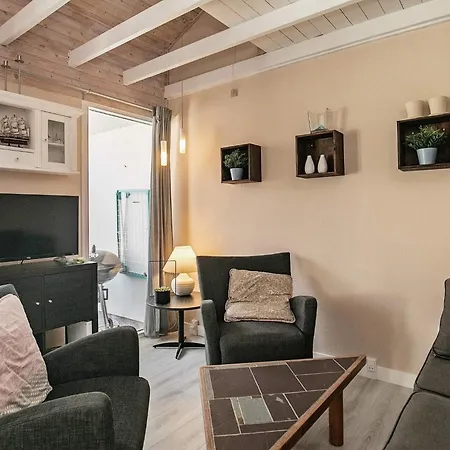 4 Person In Aeroskobing-by Traum * Aeroskobing