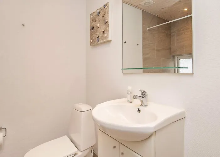 4 Person In Aeroskobing-by Traum